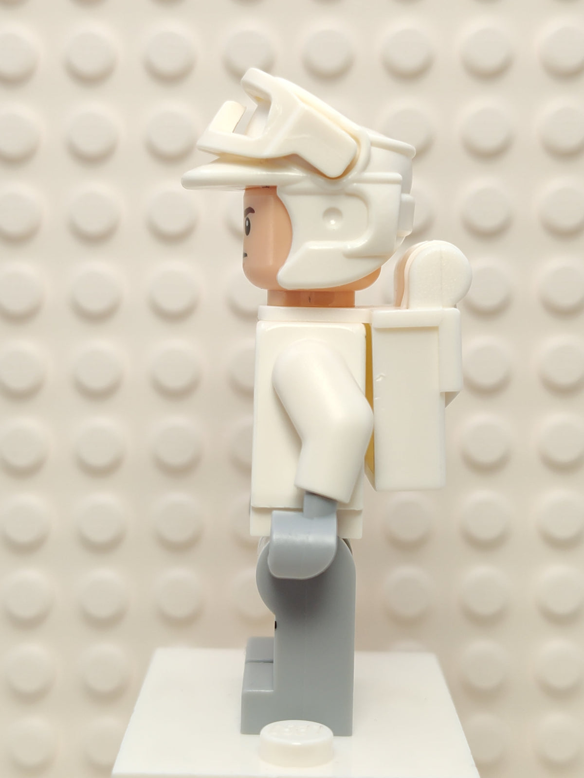 Hoth Rebel Trooper White Uniform (Frown), sw0708