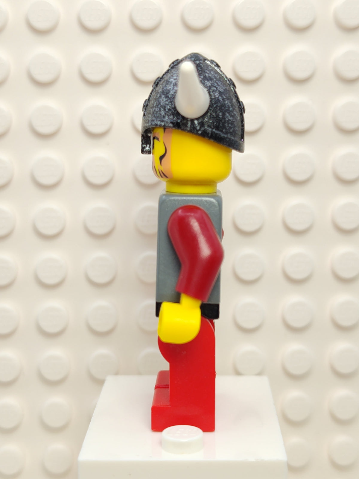 Viking Red Chess Pawn, vik034